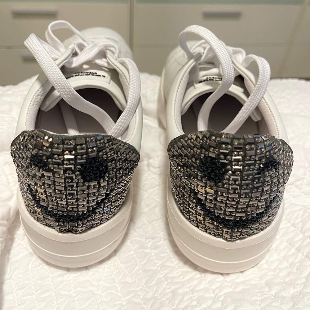 Lola Cruz smiley face sneaker